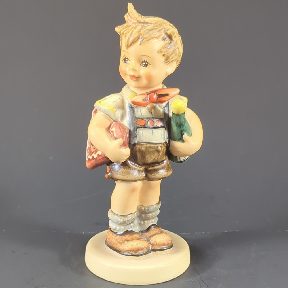 Vintage Goebel Hummel Exclusive Special Edition No. 4 Figurine 1979 W. Germany